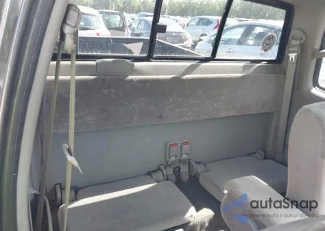 2002 Toyota Tacoma z USA, uszkodzony, nr VIN 5TEWM72N02Z079981